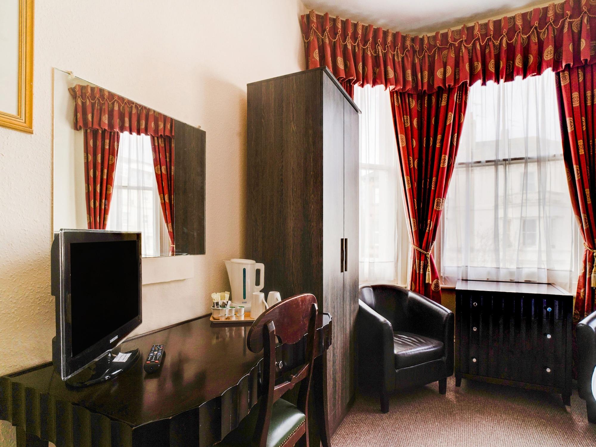 Oyo The Palm Court Hotel Eastbourne Bagian luar foto
