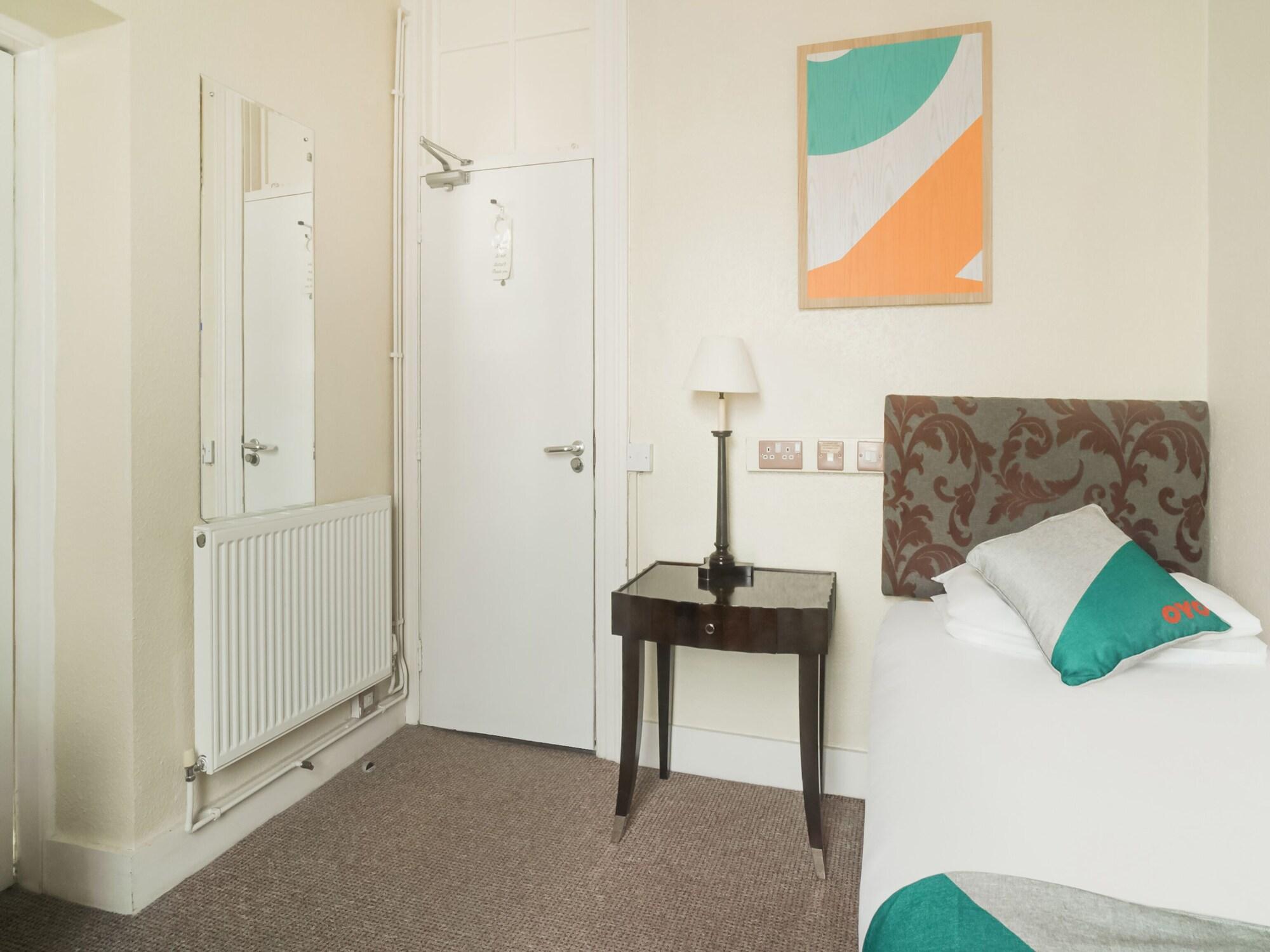 Oyo The Palm Court Hotel Eastbourne Bagian luar foto