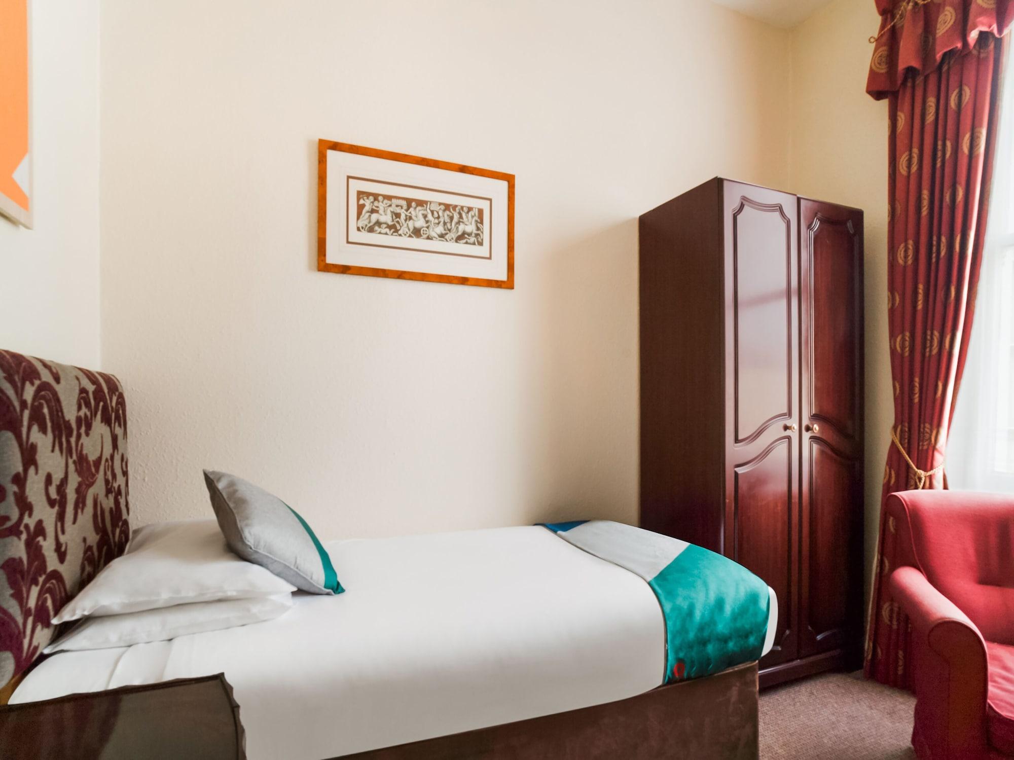 Oyo The Palm Court Hotel Eastbourne Bagian luar foto